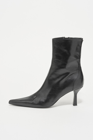 Slim Boot True Dyed Black Leather