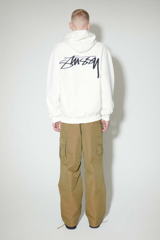 11687_7d5c7b68eb-