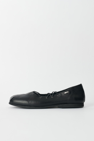 Laced Slip In Malleable Black Bull Hide