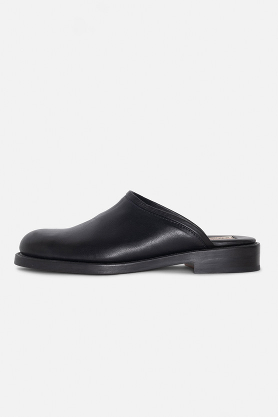 OUR LEGACY｜MULES (BLUNT MULE TOP DYED BLACK LEATHER (A2 Our Legacy - Blunt Mule Top Dyed Black Leather