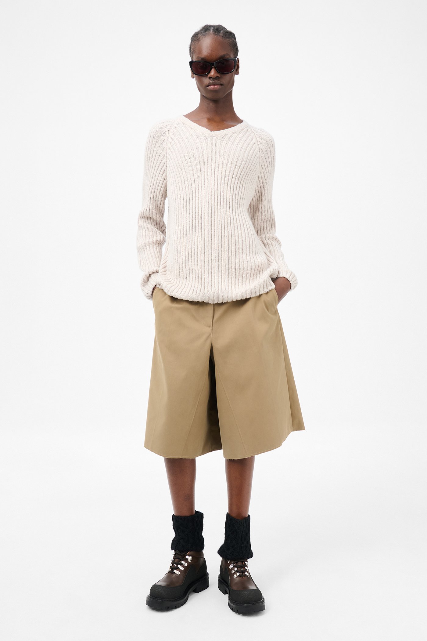 MATE V-NECK 1