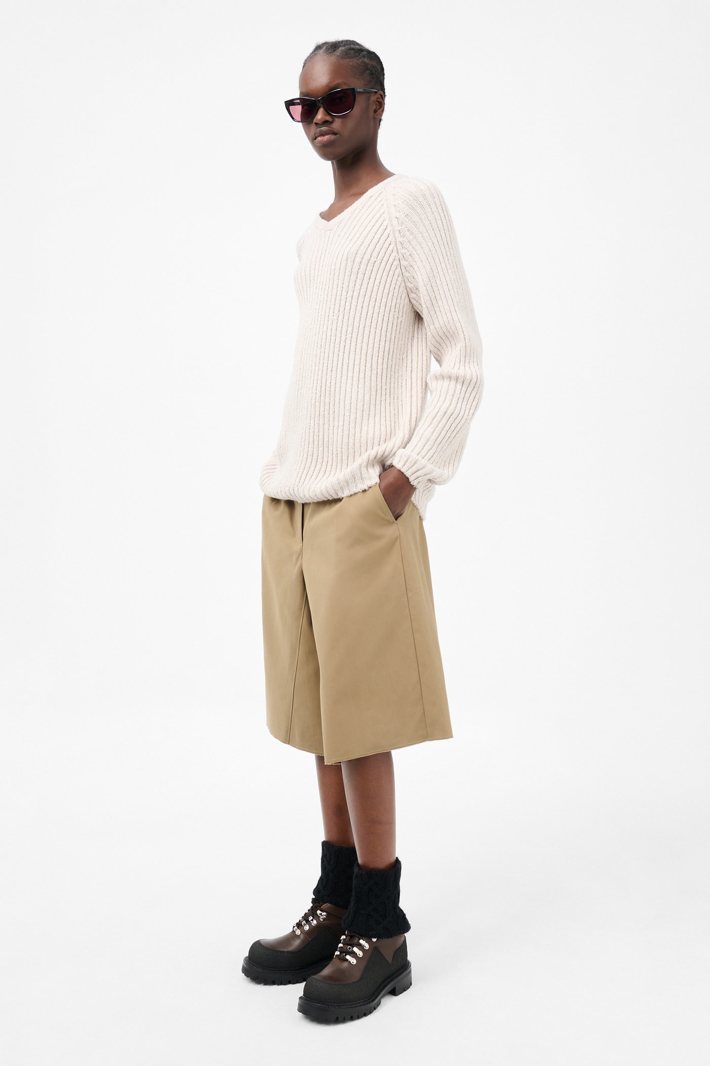 MATE V-NECK 3
