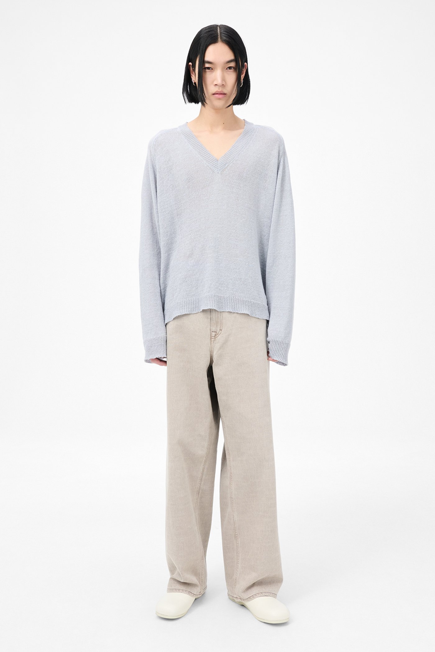 RUE V-NECK 1