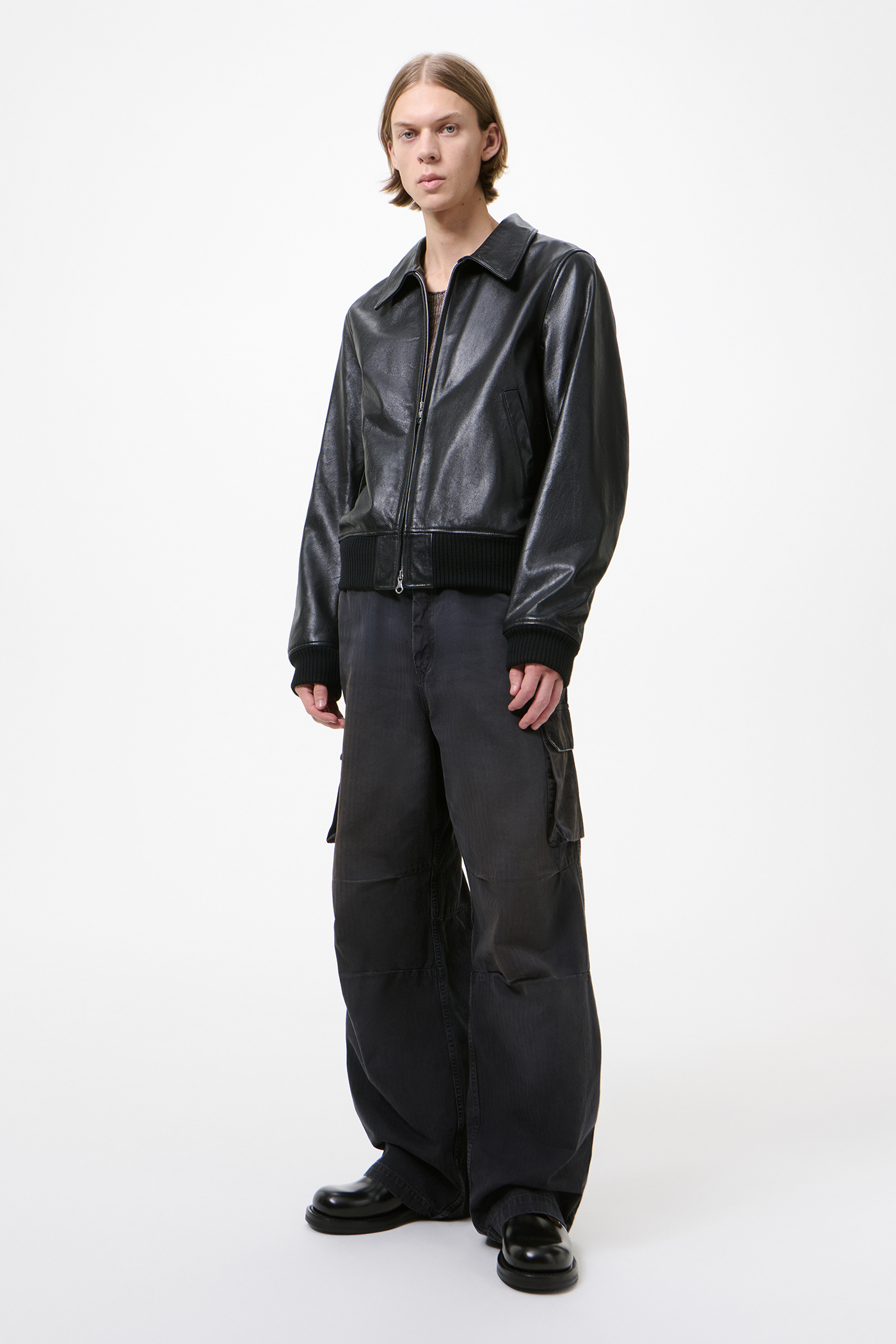 PHAROS BOMBER - Malleable Black Bull Hide detail 3