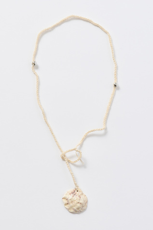 Crochet Catch Necklace Fly Shell