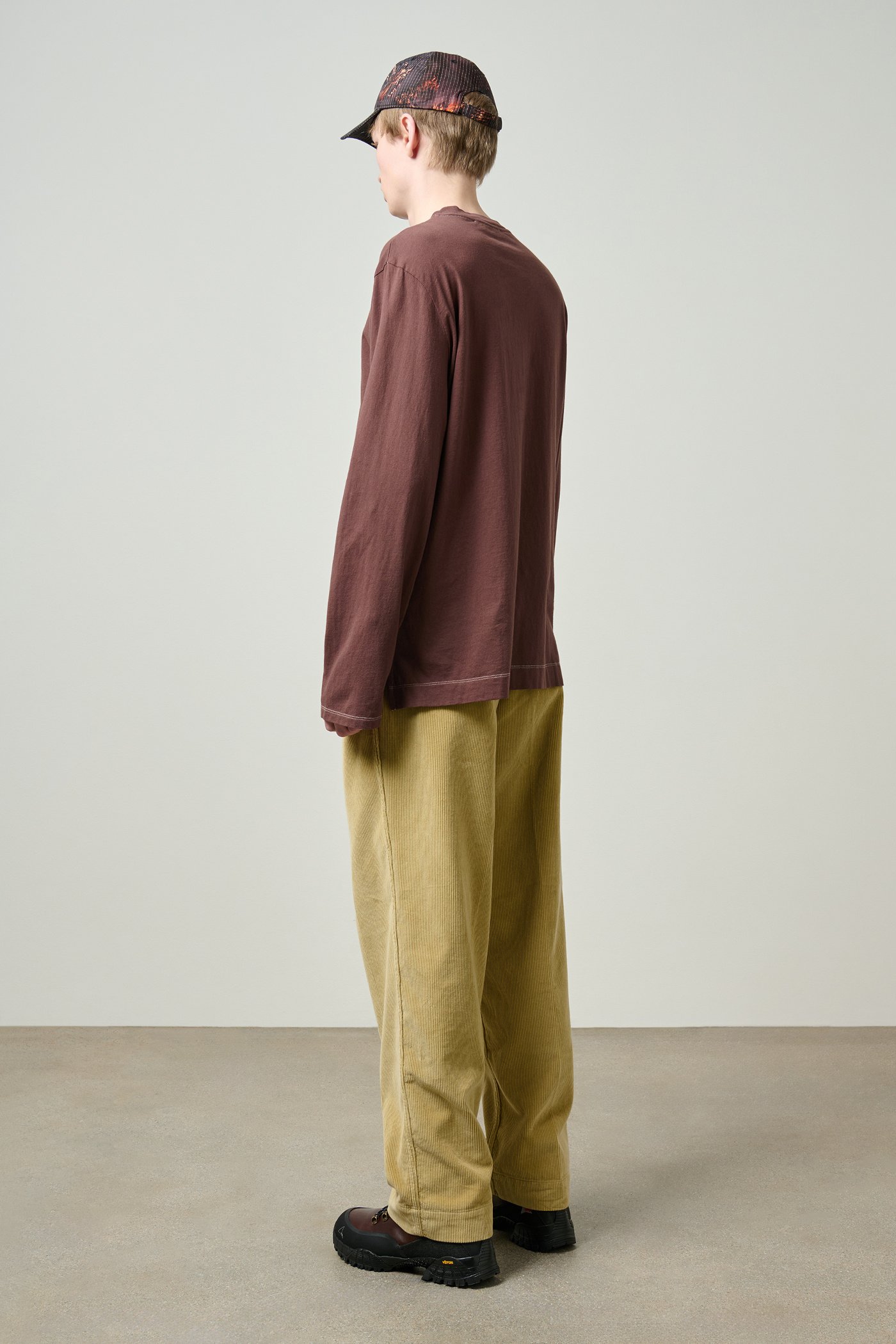 BOX LONGSLEEVE TEE 3