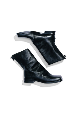 Blunt Boot Painted Black Leather