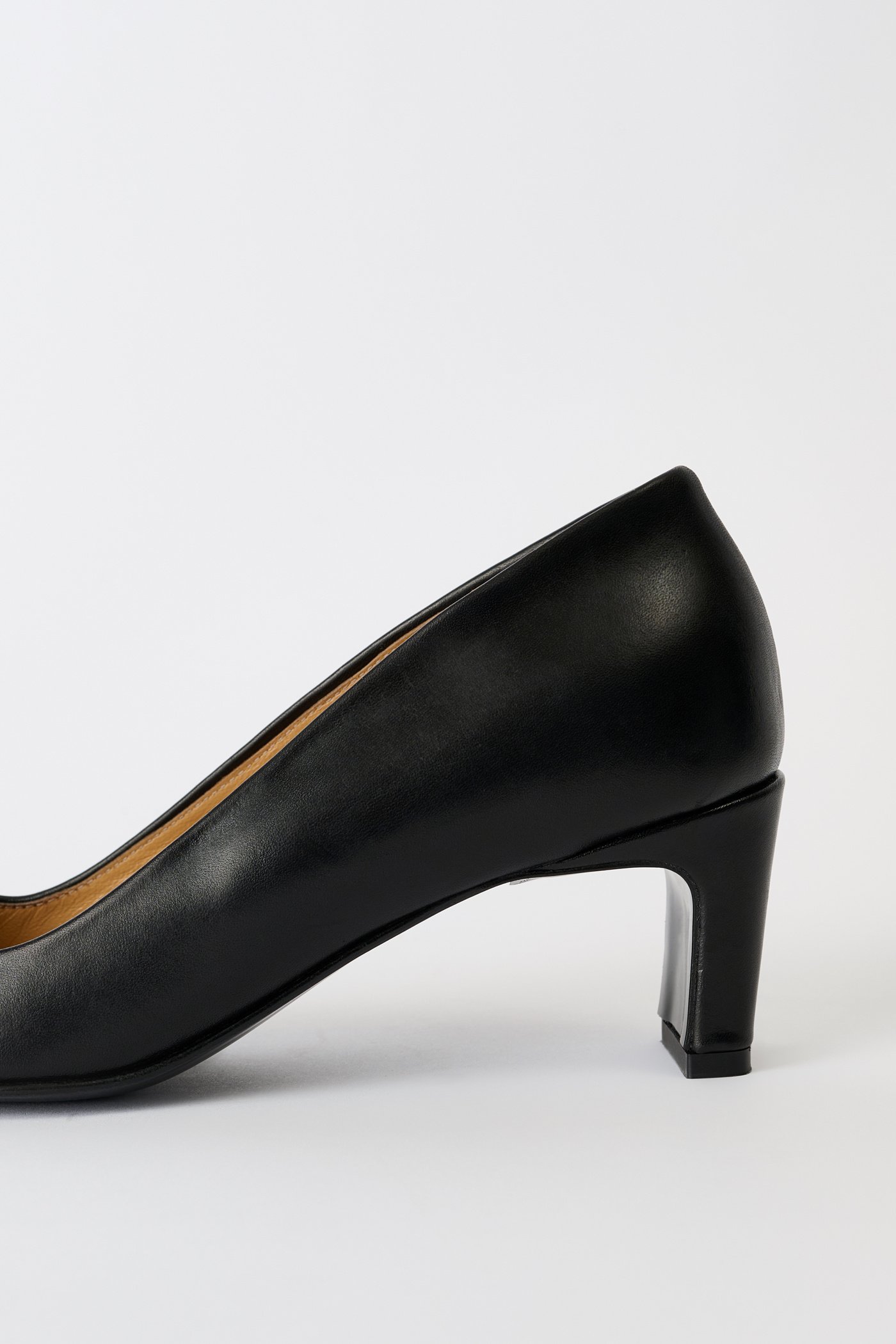 KARASU PUMP 3
