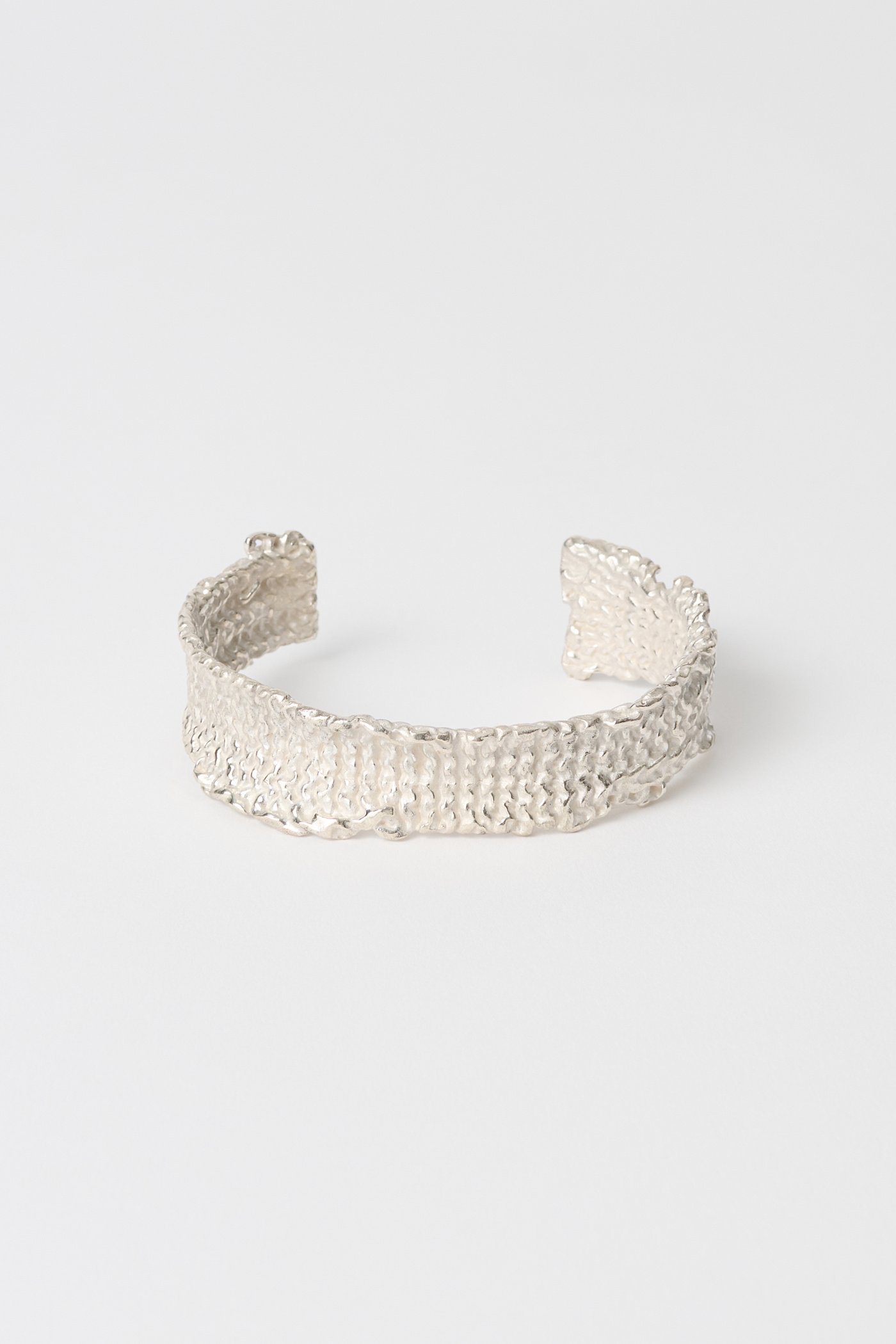 CASTED KNIT BANGLE 1
