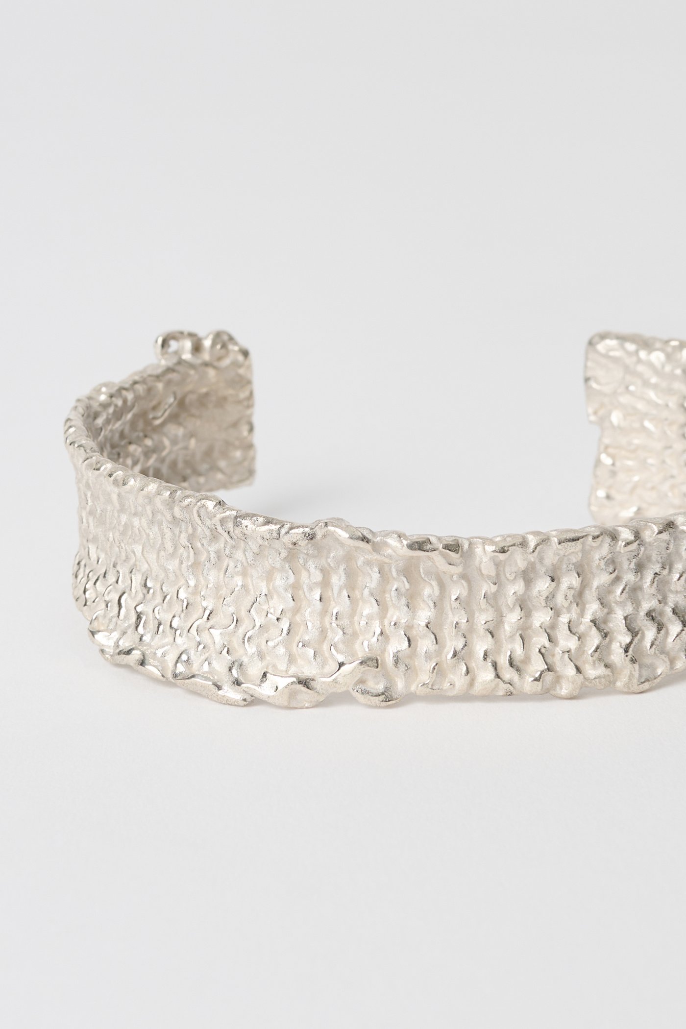 CASTED KNIT BANGLE 2