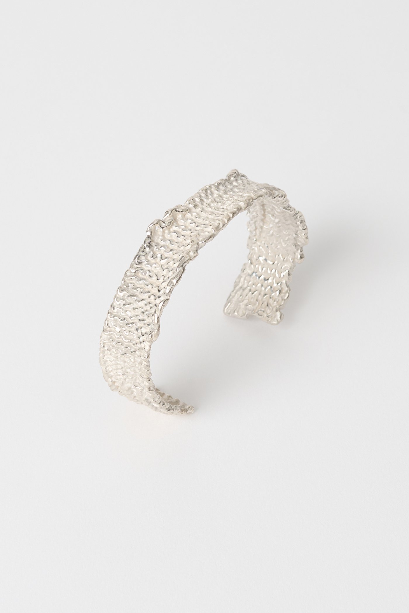 CASTED KNIT BANGLE 6