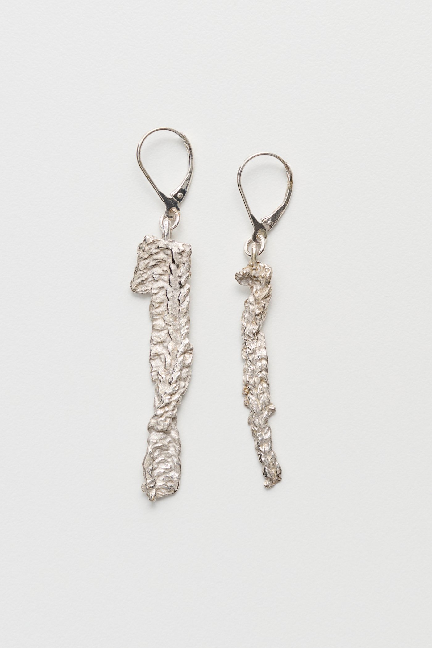 CASTED KNIT EARRING 1