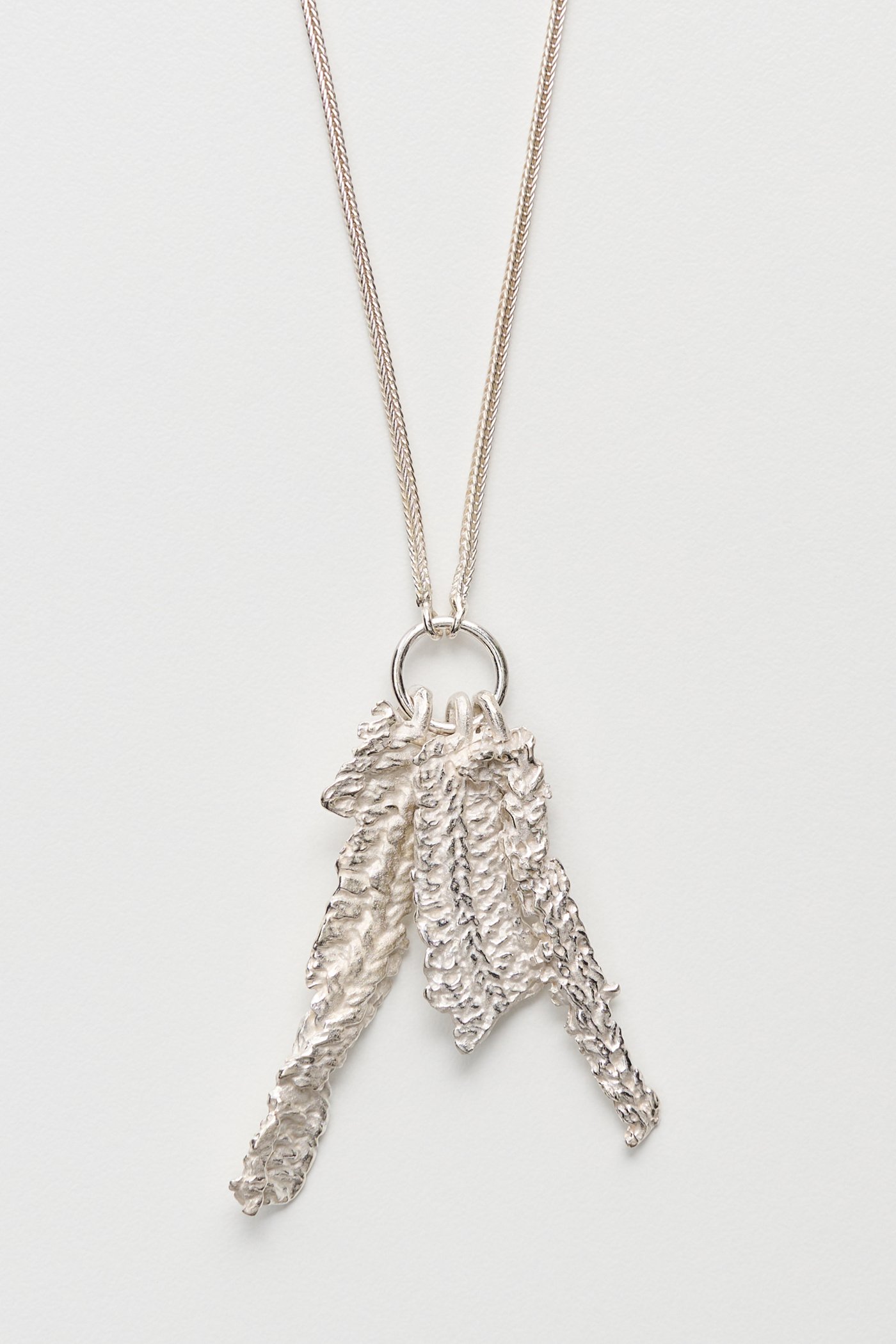 CASTED KNIT NECKLACE 2