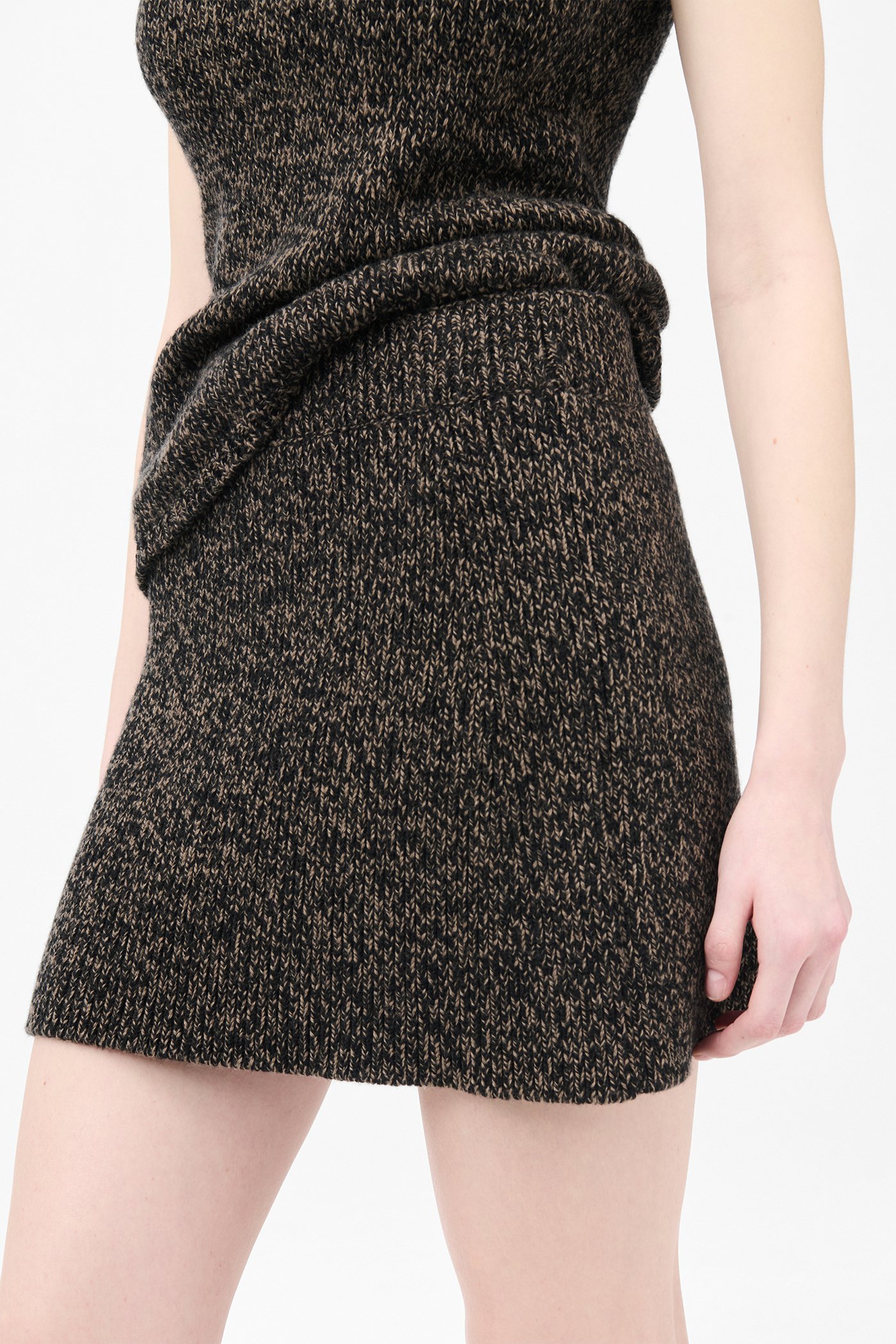 SCULPT SKIRT 3