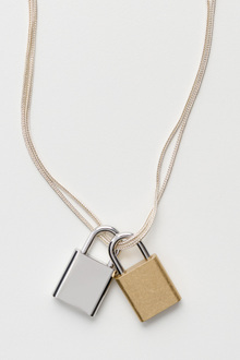 OUR LEGACY アワーレガシー RIDDLE NECKLACE Our Legacy - Riddle Necklace Brass And Nickle Padlock