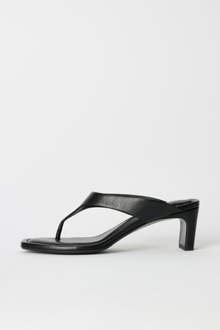 Karasu Sandal Malleable Black Bull Hide