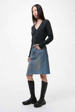 Sharp V-Neck Black Cloud Cotton