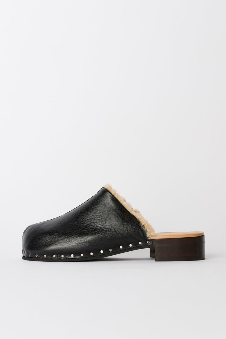 Naoto Clog Heated Deep Black Leather