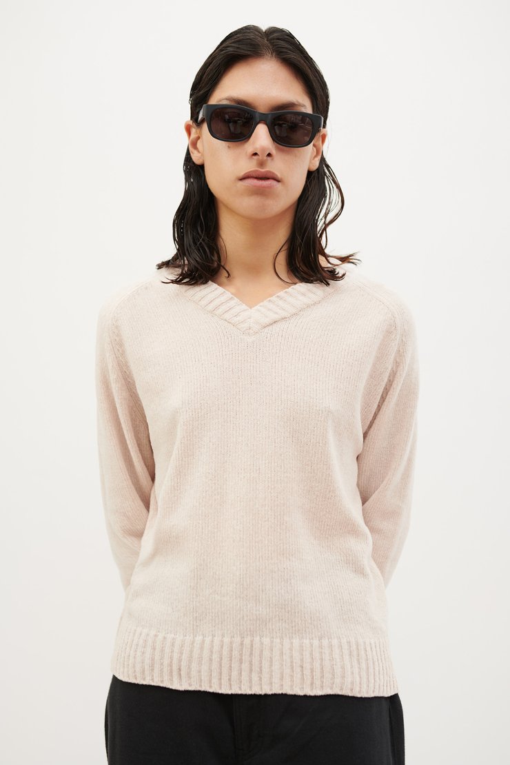 FIRST KNIT V-NECK
