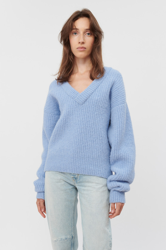 RELAXED V-NECK