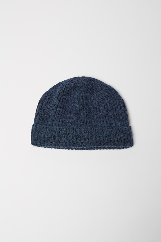 KNITTED HAT