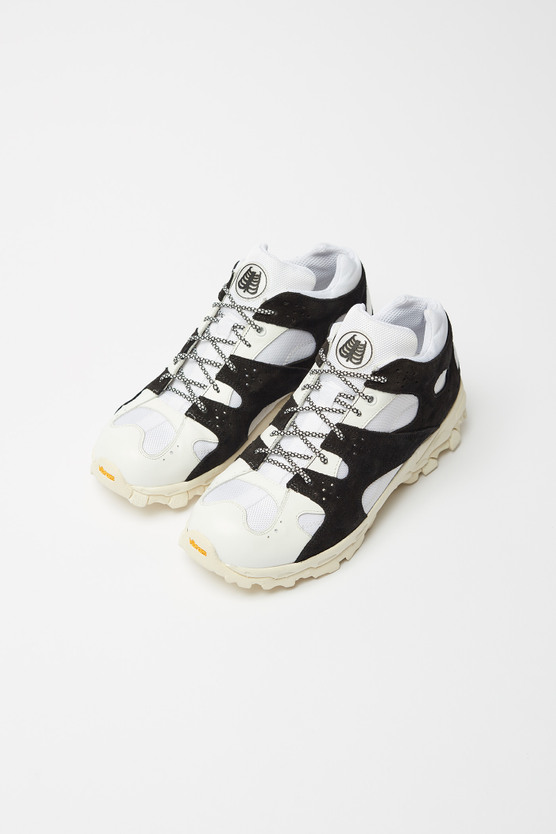 CAGE SNEAKER