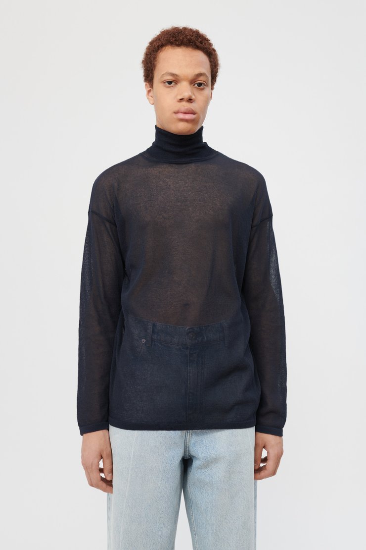 SLENDER TURTLENECK