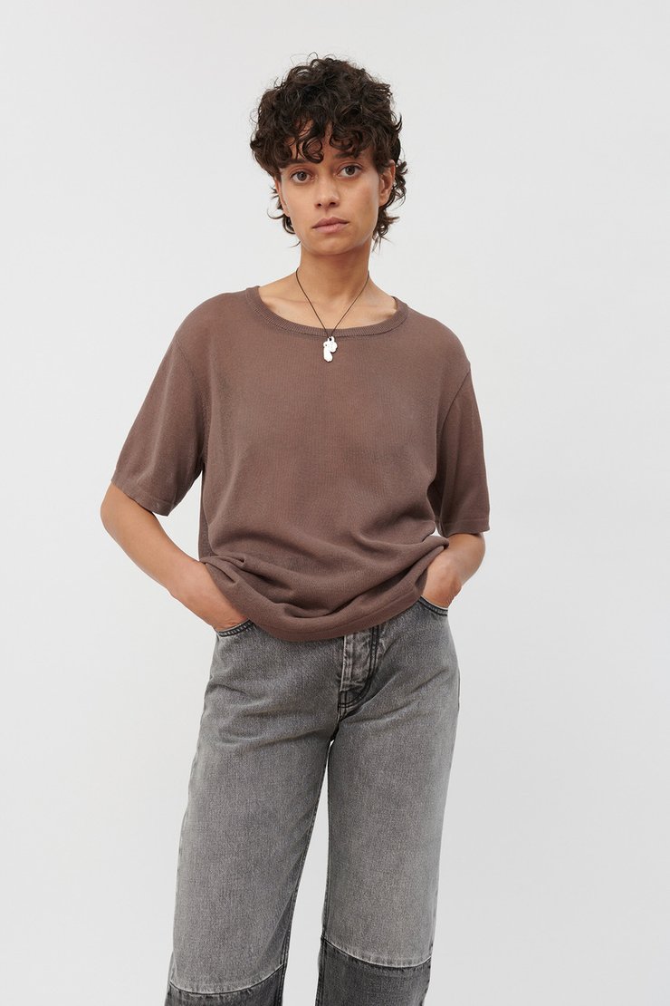 SQUARE ROUND NECK KNIT