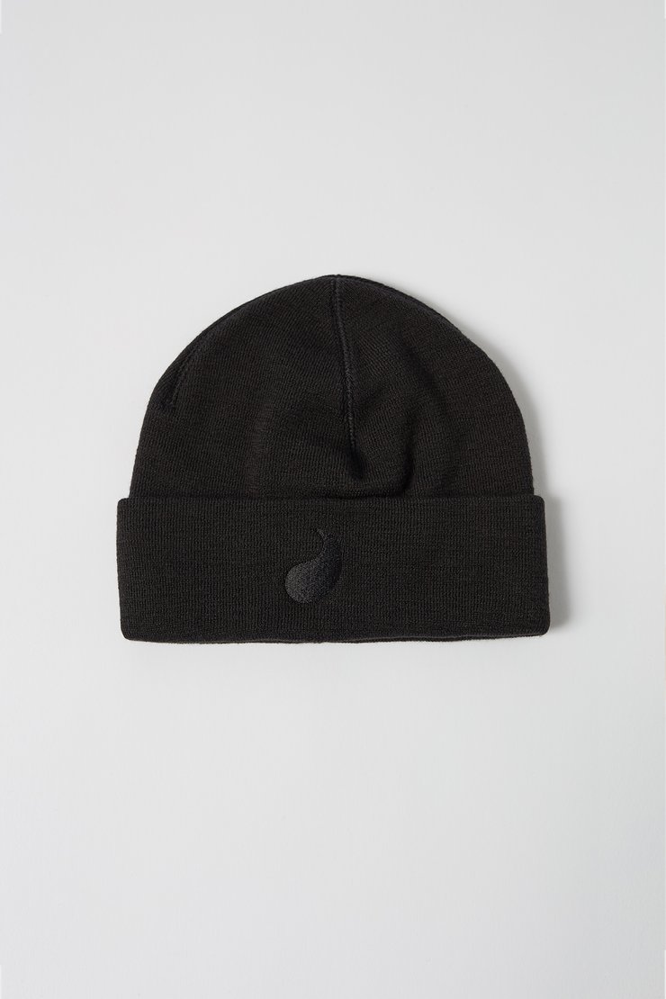 KNITTED HAT