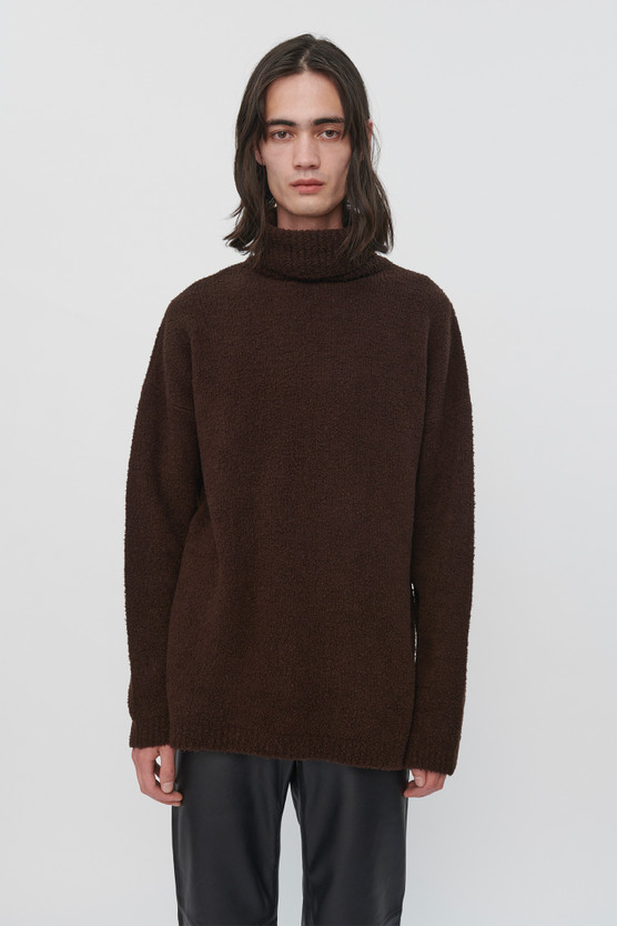 LARGE TURTLENECK