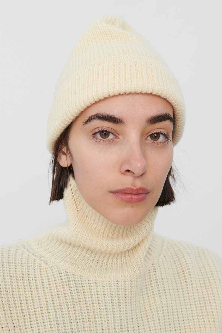 KNITTED HAT