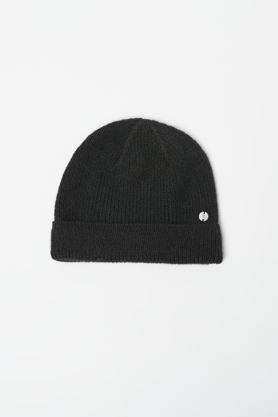 KNITTED HAT
