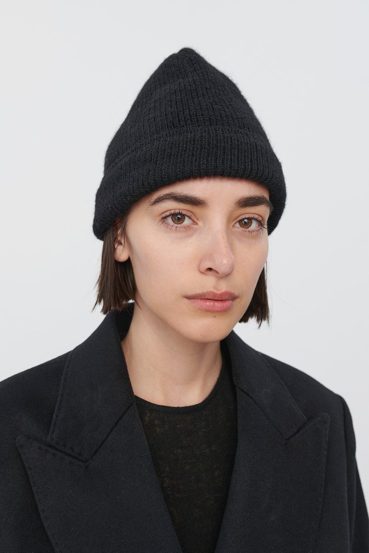 KNITTED HAT