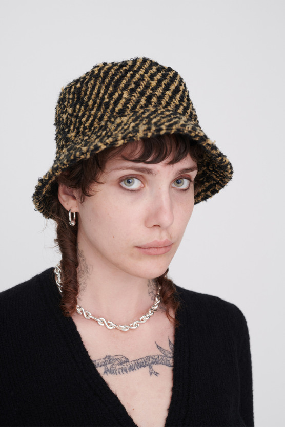 BUCKET HAT