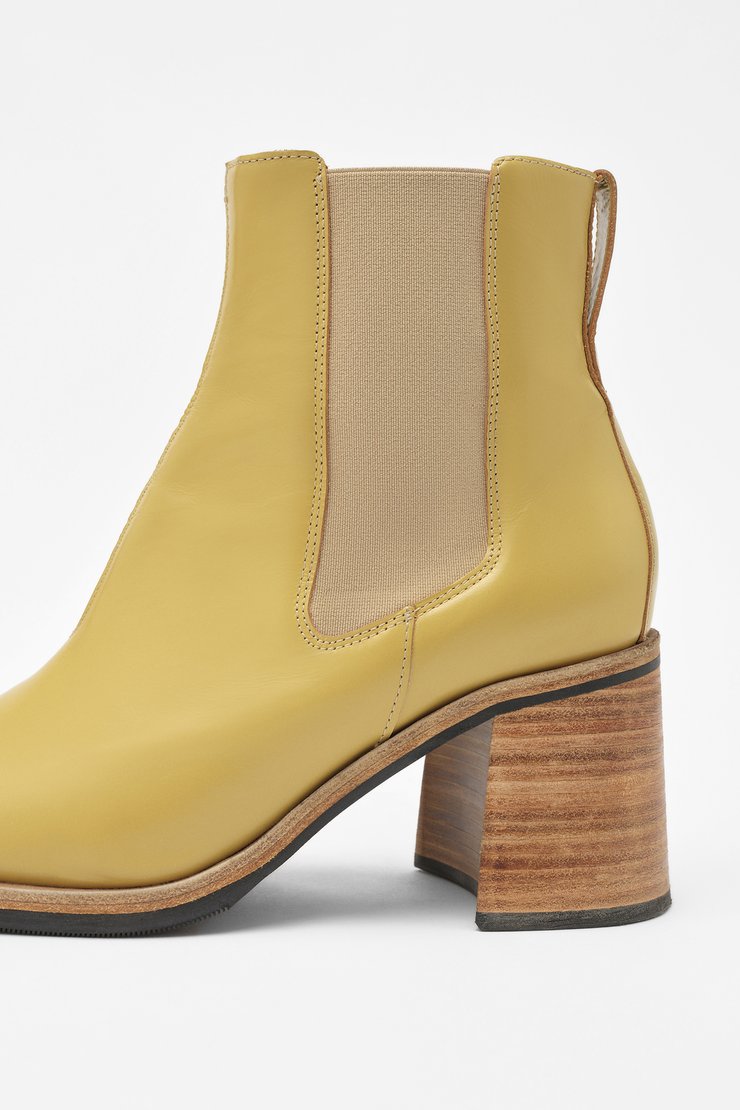 【OUR LEGACY】A2227STA TAHINI SLIDES Our Legacy - Slide Tahini Yellow Leather | Our Legacy