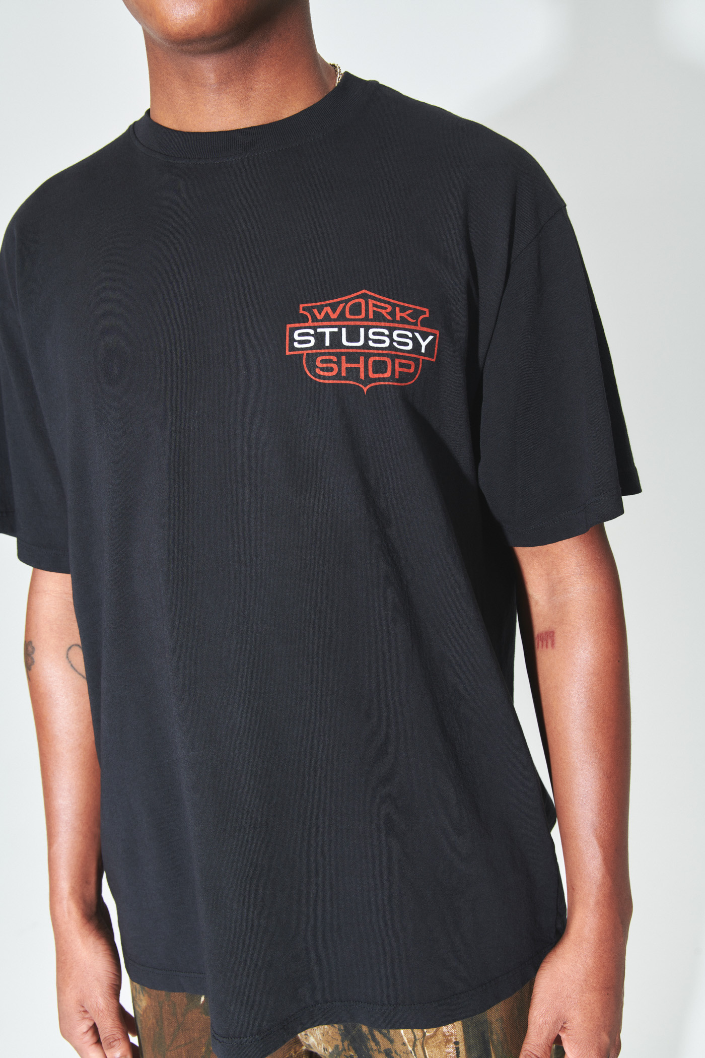 OL BADGE PIG. DYED TEE 5