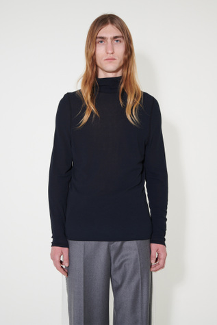 Bend Turtleneck Black Crisp Cotton